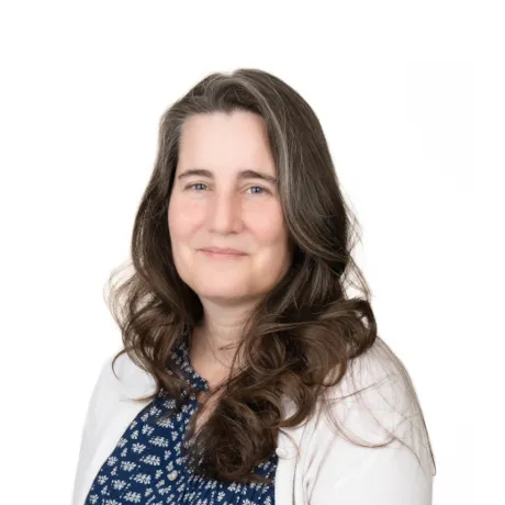 headshot of Michelle Singer, Assistant Director of Alumni Engagement, Development & Alumni Relations
